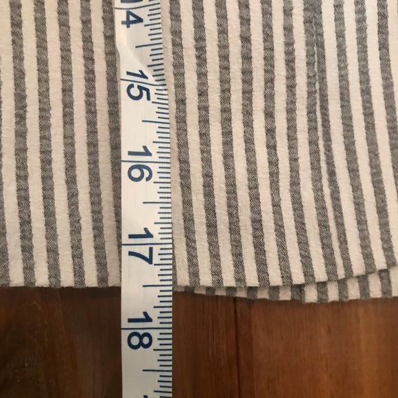 COPY - NWT Court & Rowe size 6 gray and white striped a-line skirt - Picture 4 of 13